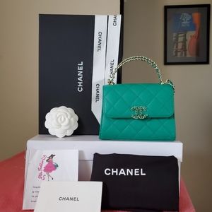 Chanel classic chain clutch green caviar gold hw mini square